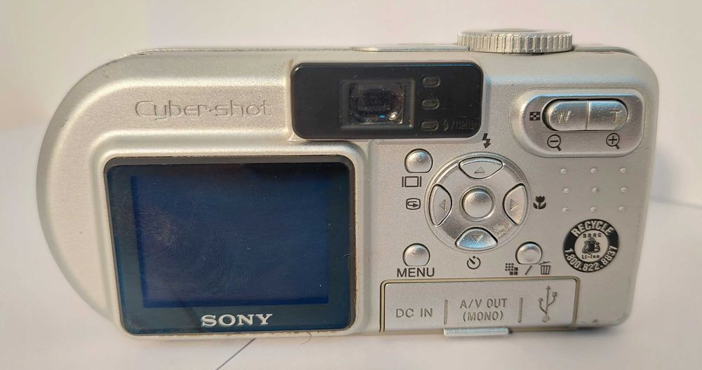 Sony DSCP8 Cyber-shot 3.2MP Digital Camera w/3x Optical Zoom