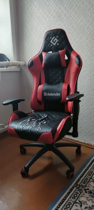 Продам игровое кресло