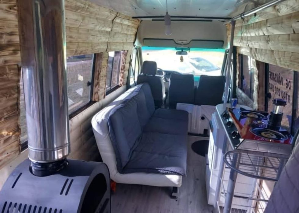 Volkswagen LT Camper XXL – Conversie Nouă

Preț: 3.200 €

Cauți libertate pe roți?
VW LT 2.5 TDI (2005), varianta cea mai lungă, recent transformat în