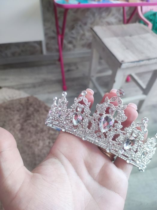 Продам  шикарную корону