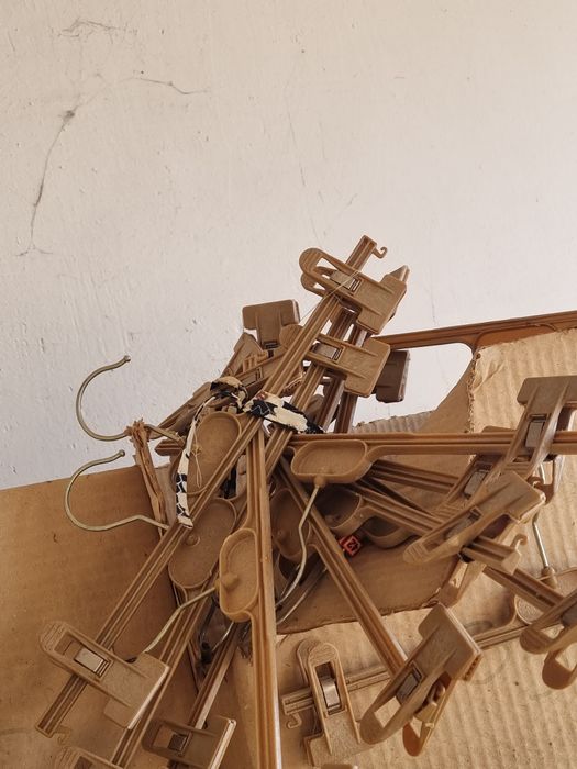 Продавам закачалки за дрехи