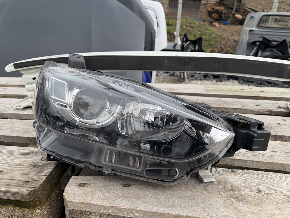 Фар Mazda CX-3 2017 год.-