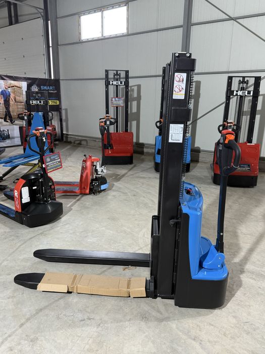 Transpaleta Electrica cu Catarg Liza Electrica