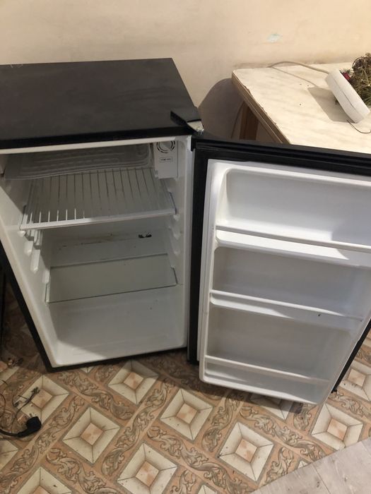 Продам холодильник в рвбочем состоянии, маленький