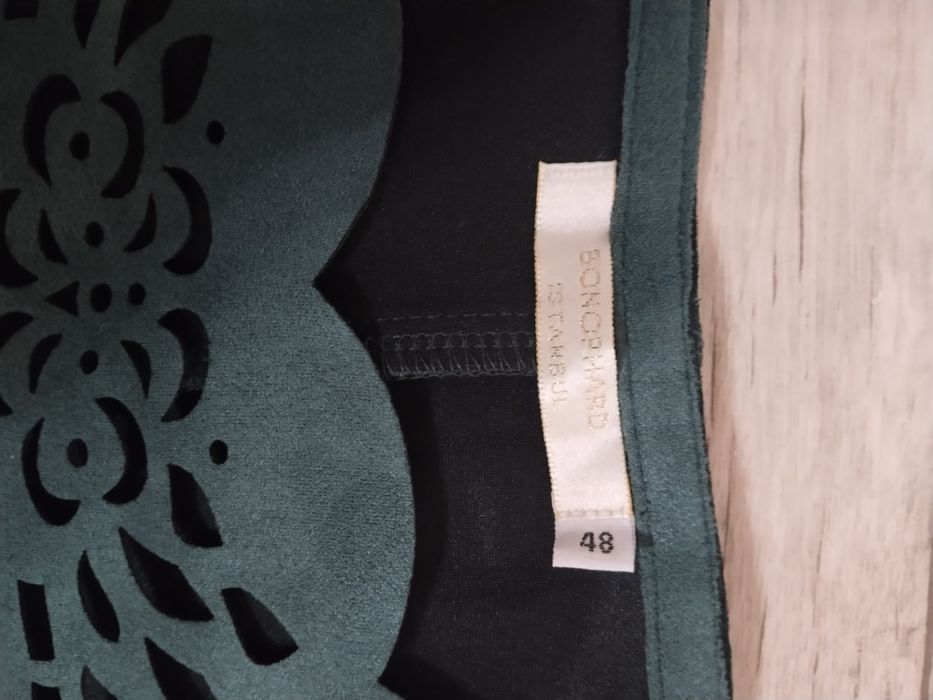 Платье строго праздничное 48 размер