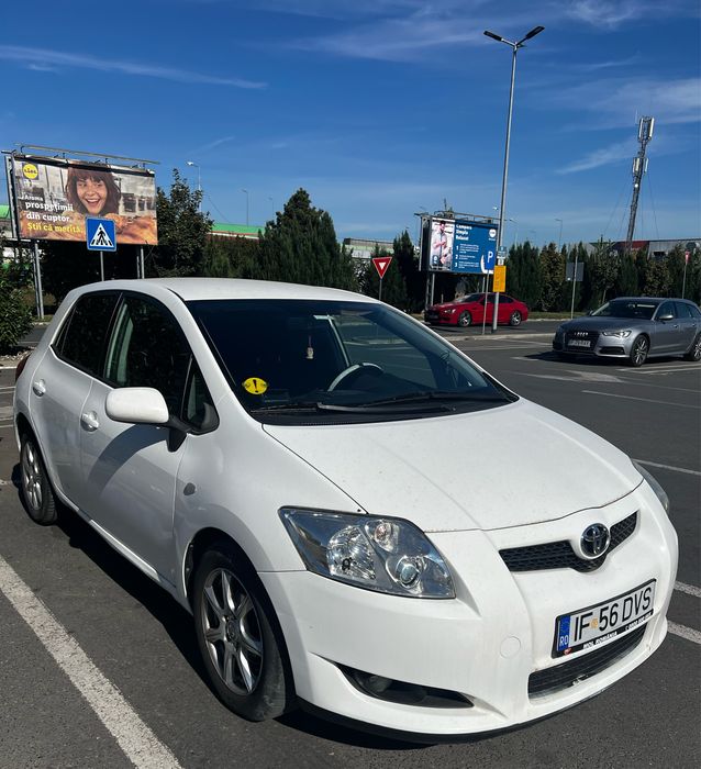 Vând Toyota Auris
