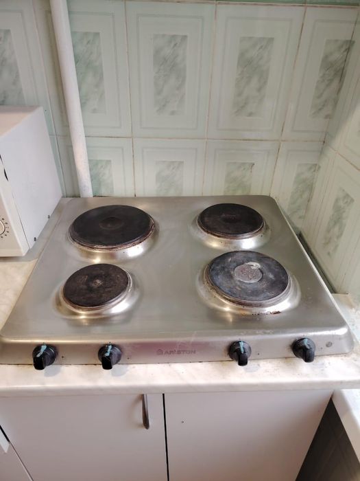 Срочно продам печь кухонную