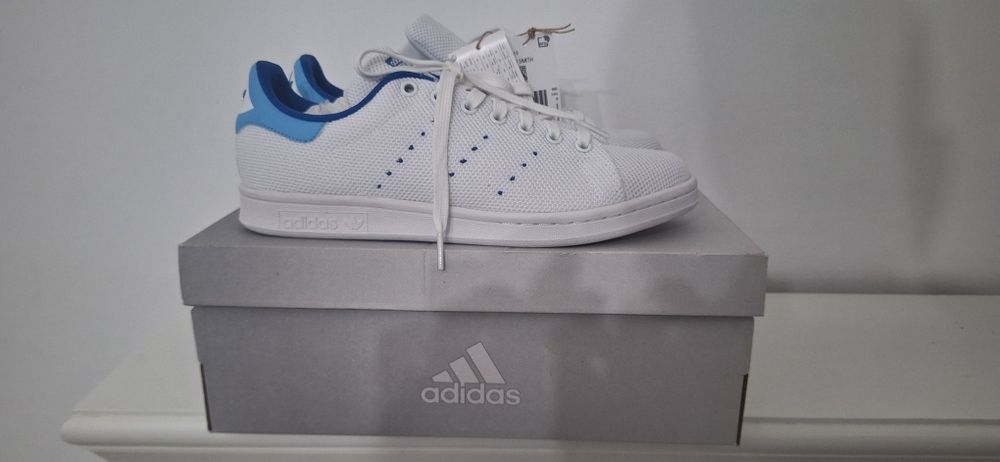Adidasi marca Adidas originali Stan Smith mărimea 42 NOI în cutie etc;