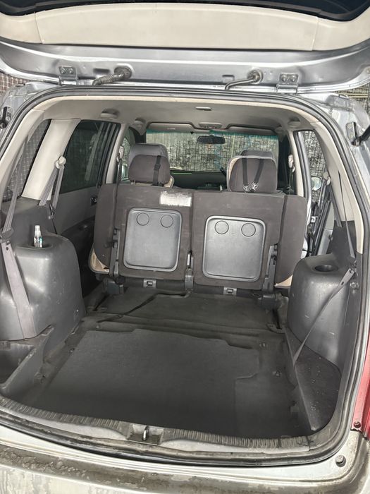 Продам машину мазда премаси 2002года автомат