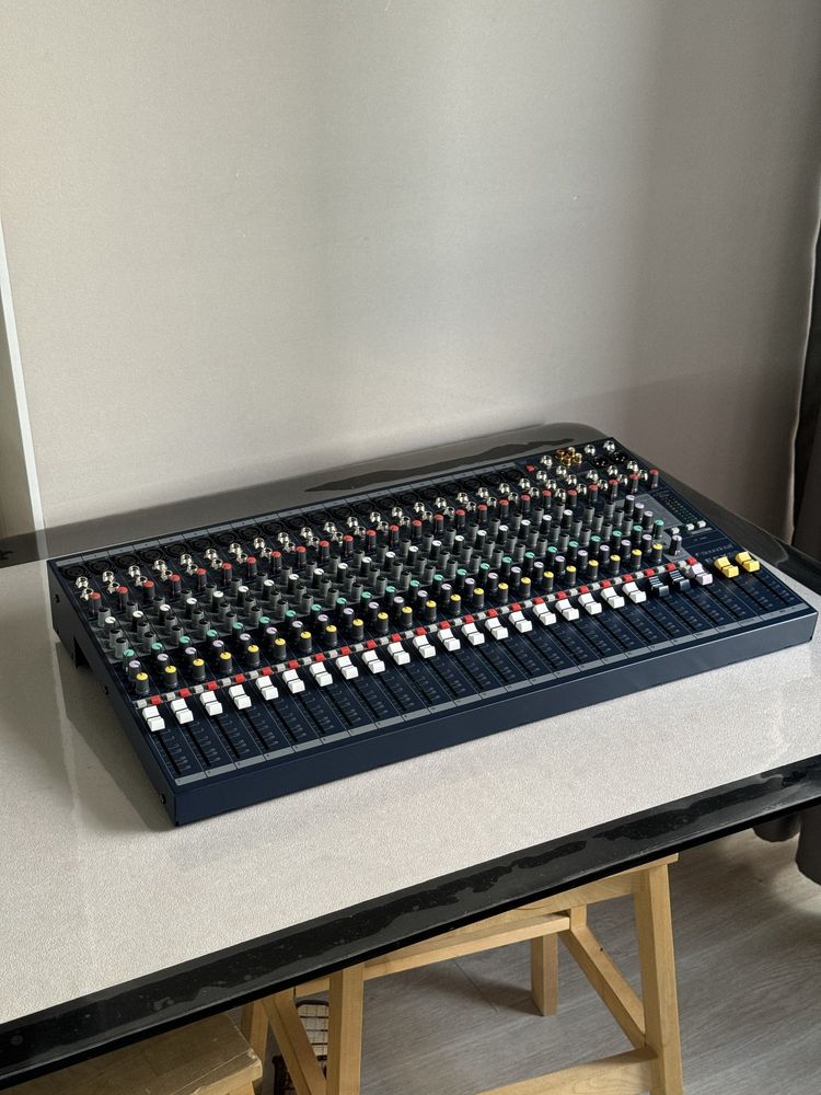 Soundcraft efx20 профессиональный микшерный пульт - Акустические гитары ...