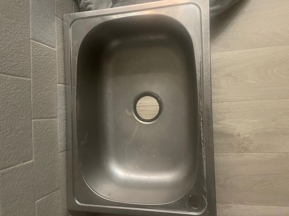Продам кухонную раковину