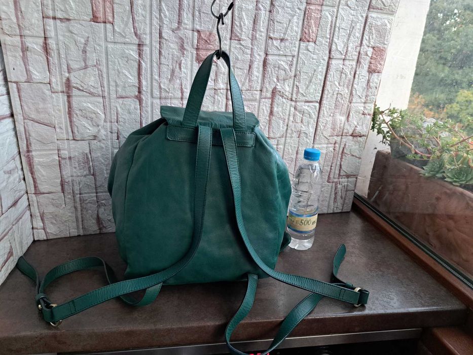 дамска раница Mezzanotte,маркова чанта,зелена кожена раница-етествена