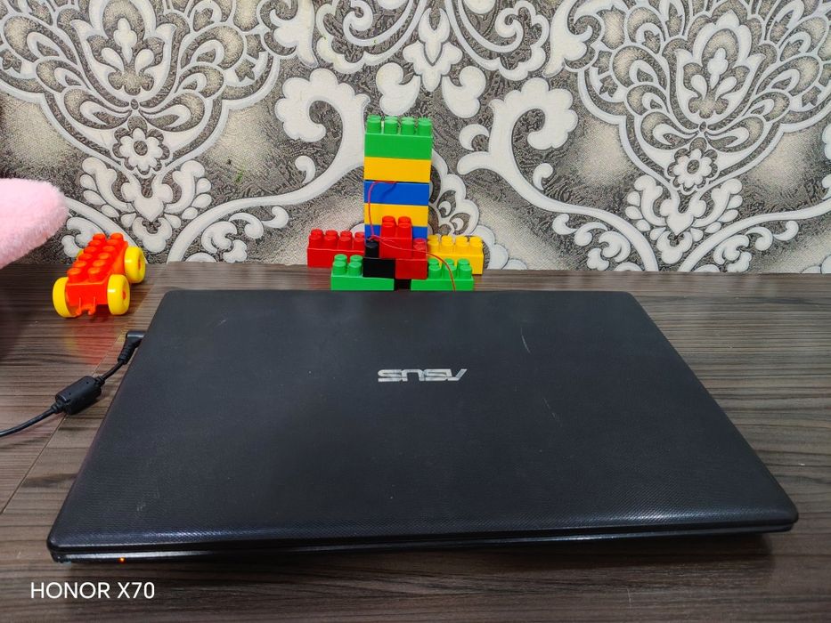 Ноутбук Asus  в хорошем состоянии