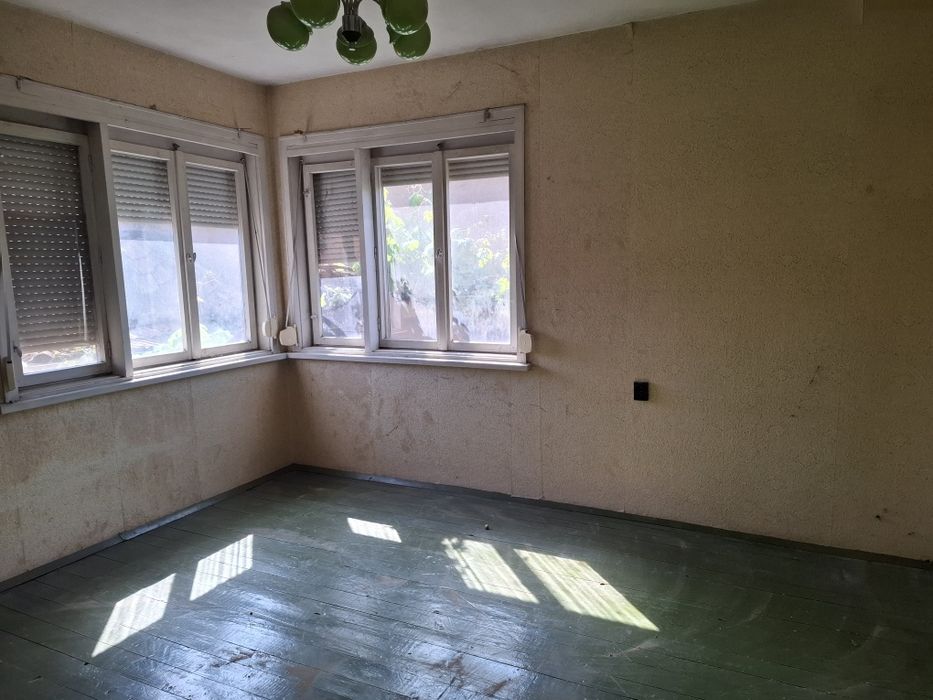 Къща в Казанлък в близост до магазин Лидал