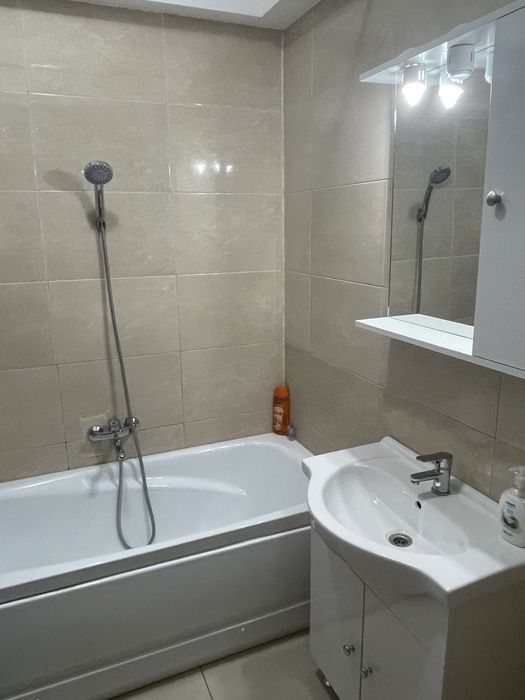 Inchiriez apartament 2 camere Mamaia Summerland termen lung