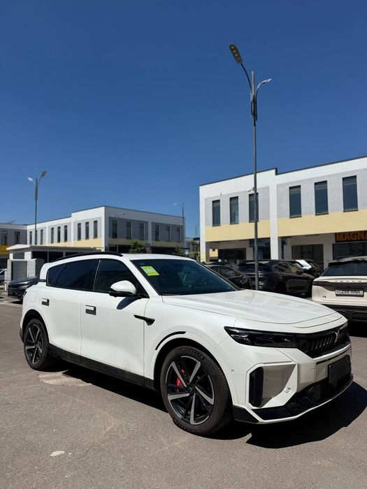 Voyah Free 2025 — 2