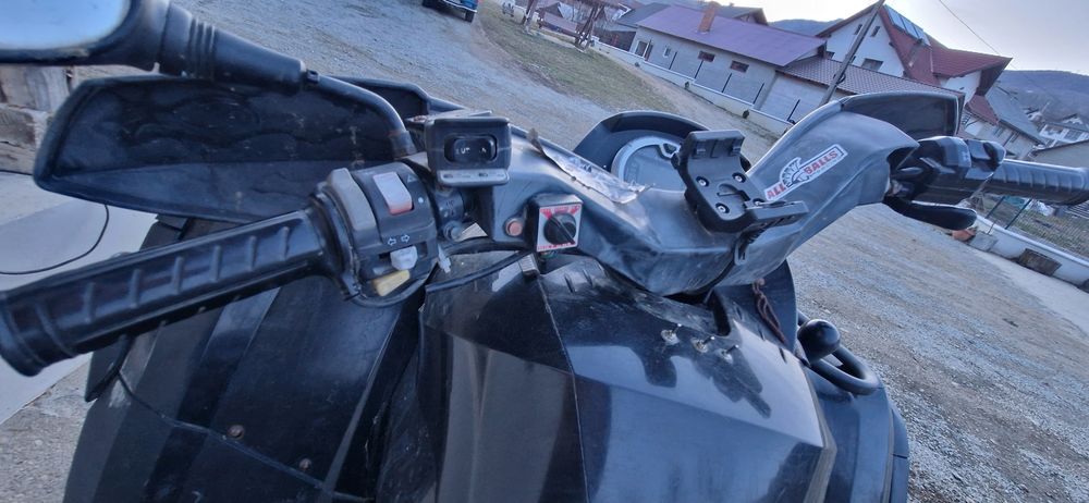 Vând Can Am outlander 800