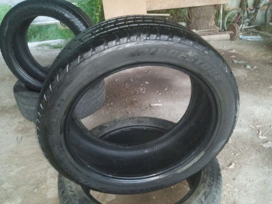 Bridgestone 285/45/22