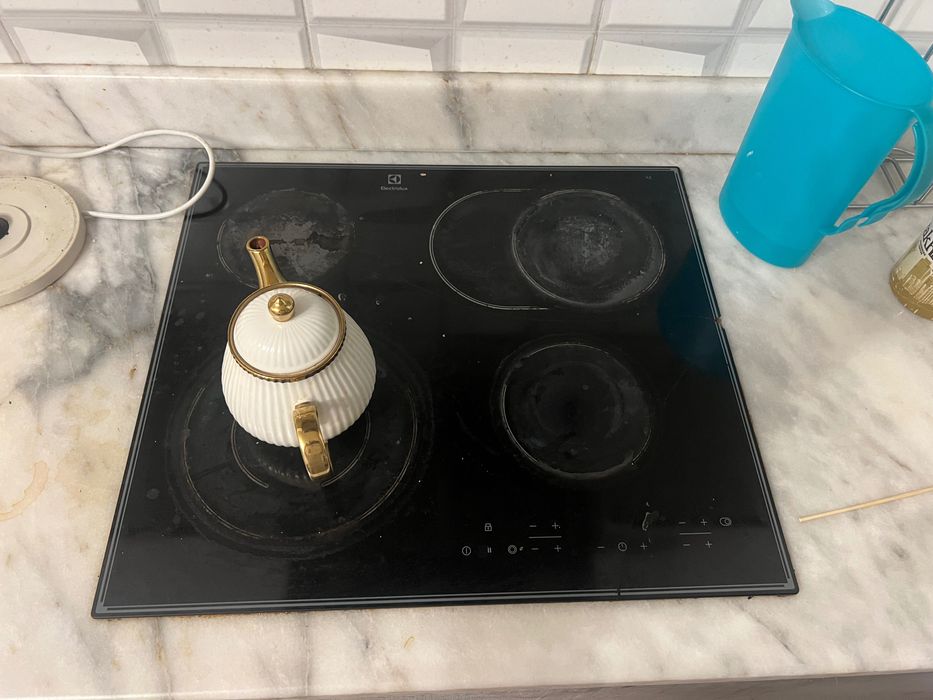 Продам поверхность плиты Electrolux