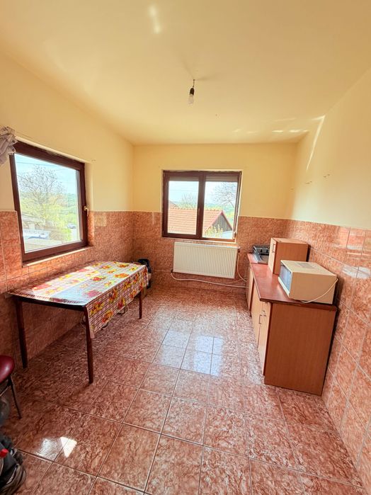 Vand casa in Paleu, Jud Bihor! 3 camere, living mare, garaj dublu. Teren 711 mp.