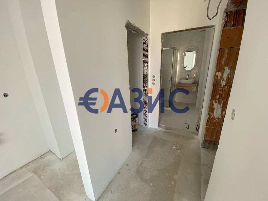 Продава се Едностаен апартамент в к.к. Слънчев бряг - 37 кв.м за 1676 €/кв.м - Снимка #2