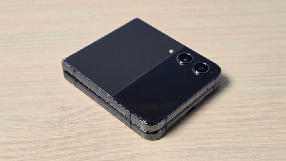 Samsung Z Flip 4 Defect ecran mare