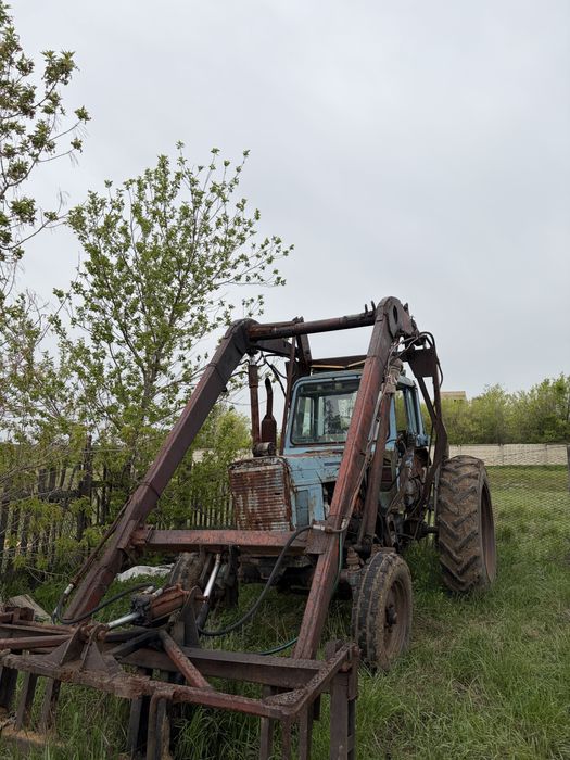 Трактор мтз 80 с прицепом