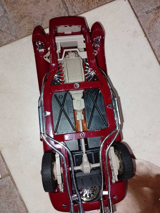 Метално ферари1-18 ,бъклици..