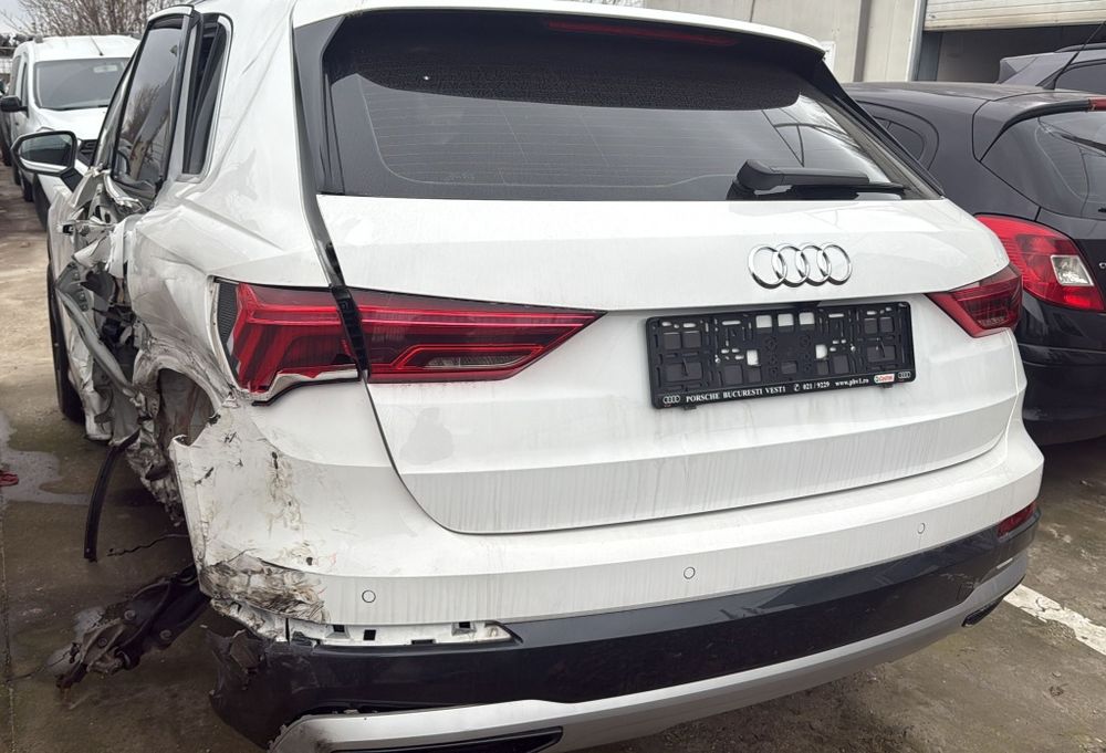 Vand Audi q3 avariat