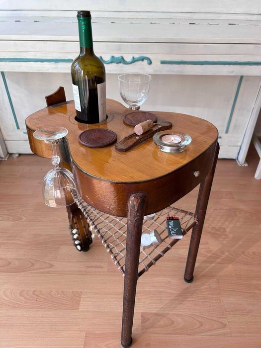 Уникална масичка от китара – За специални моменти и стилни интериори!