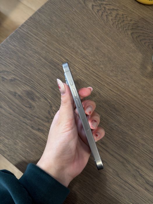 Iphone 15 pro impecabil