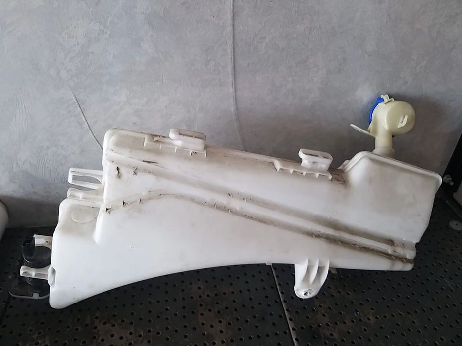 Vas lichid parbriz peugeot 5008 2 9815636980 9810819080