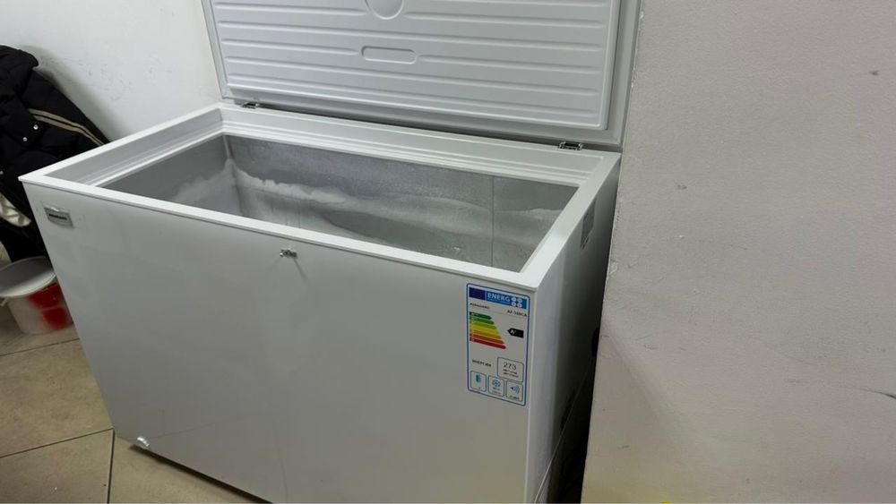 Продам морозильную камеру