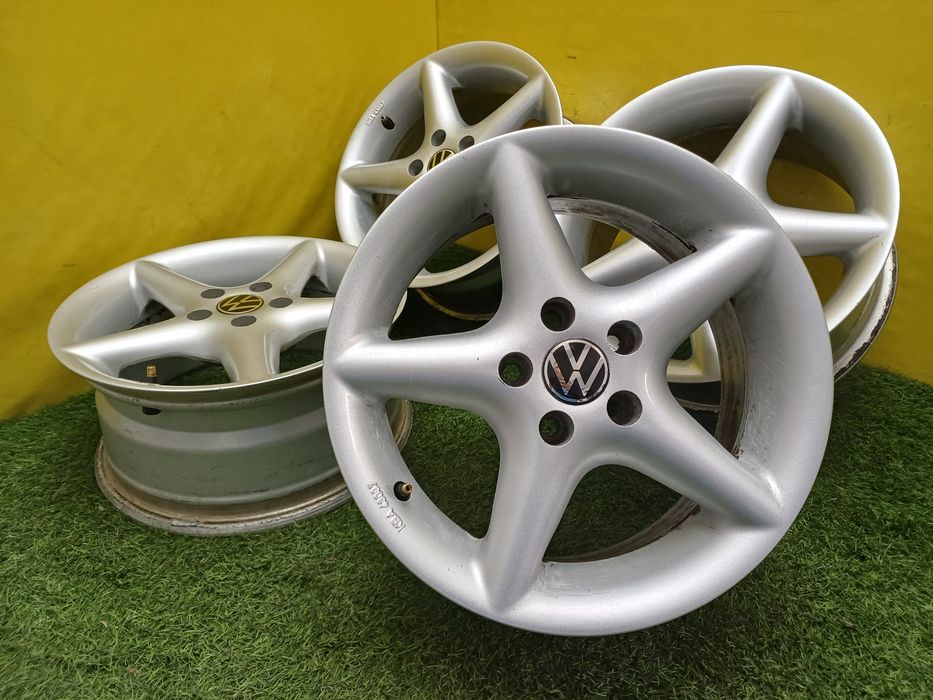 Диски R15 5x100 на Volkswagen и другие.