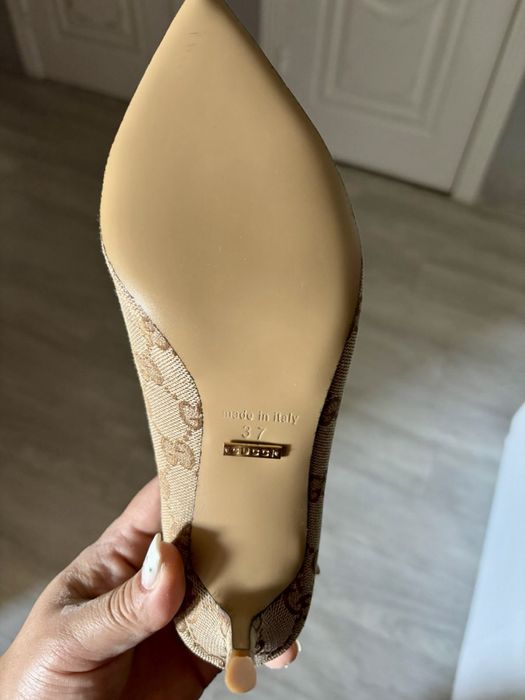 Продается новые туфли Gucci!