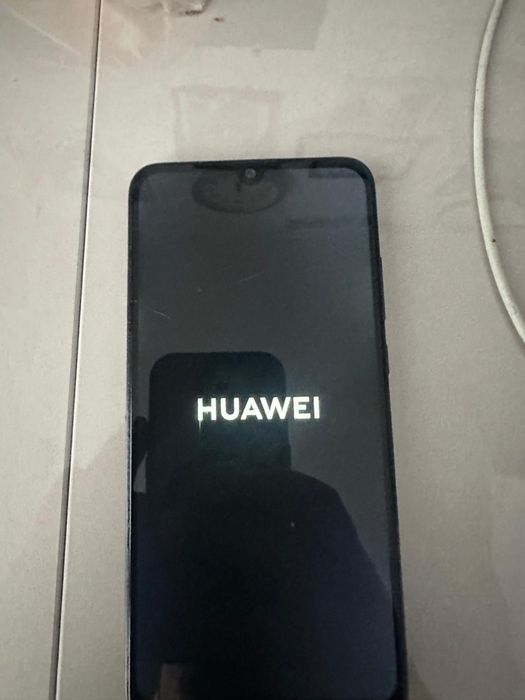 Продам телефон HUAWEI