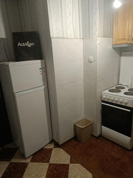 Дава се под наем Тристаен апартамент в София, Толстой - 78 кв.м за 690 € - Снимка #2