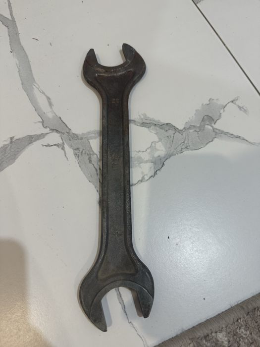 продам ключ рожковый 32/36