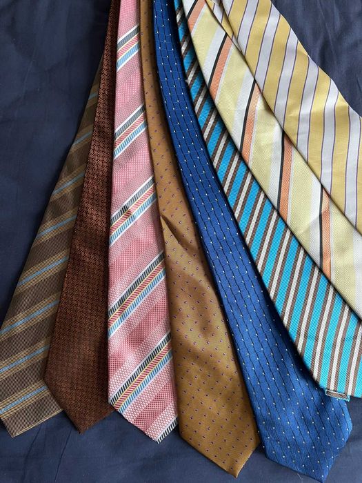 Продавам чисто нови маркови вратовръзки