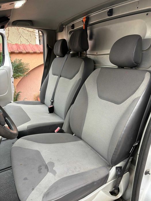 Renault trafic 3 locuri