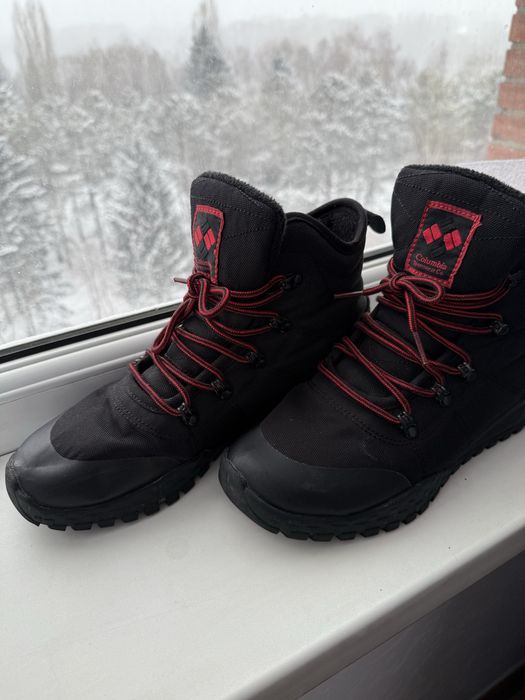 Продам мужские ботинки 43 размер