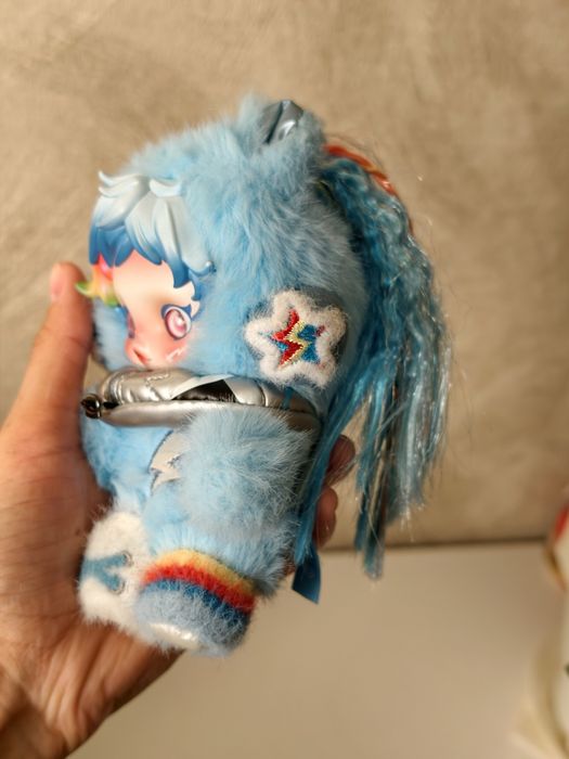 Продам брелок Скулпанда Радуга