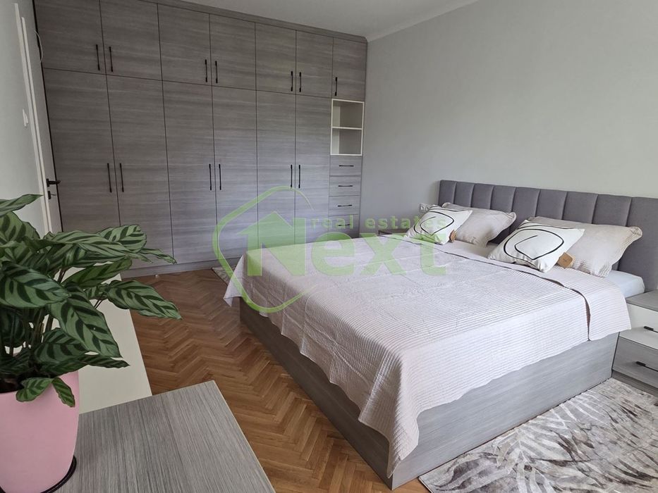 Дава се под наем Тристаен апартамент в София, Изток - 100 кв.м за 997.05 € - Снимка #11