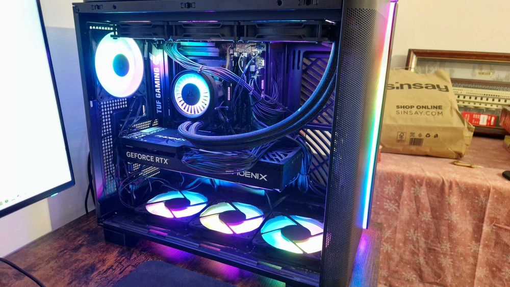 Vand setup de gaming complet RTX 5070 Ti Ryzen 7 9800X3D