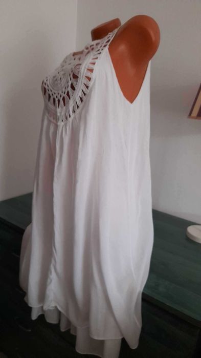 1. Rochii din material fin – stil boho-lejer, perfecte pentru vară.