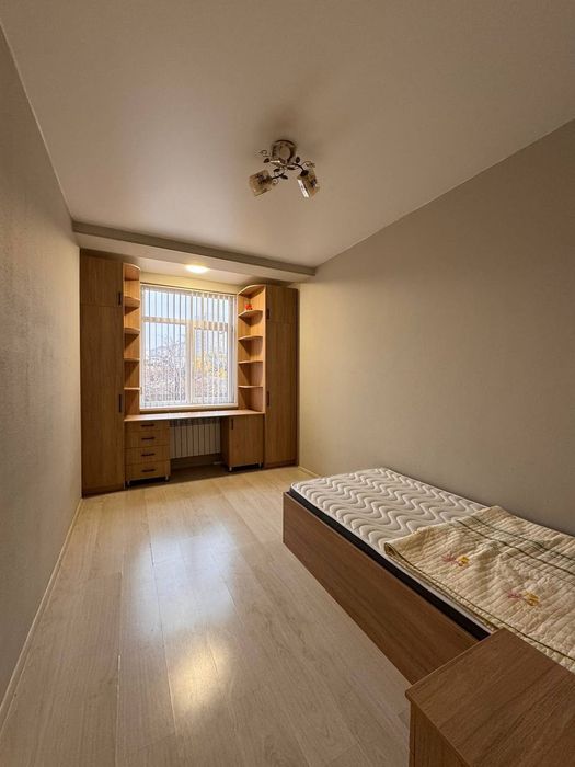 Продаётся квартира ул Махтумкули 3 комнатная