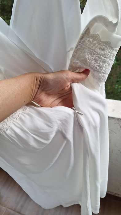 Бяла официална рокля S