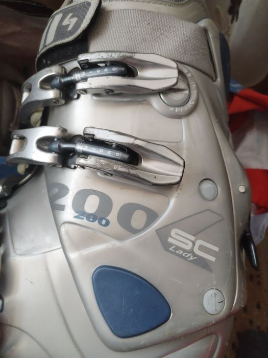 Clapari Lowa SC  Lady 200