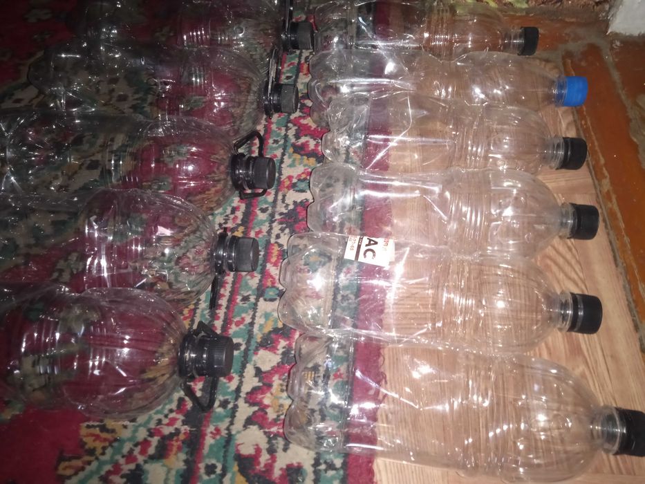 ПРОДАМ БУТЫЛКИ пластиковые из-под пива 1, 1,5, 2 и 3 литровые ! Чистые
