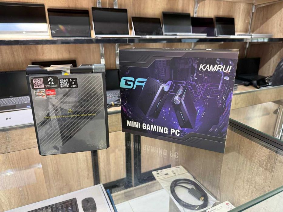 MiNi GAMING  PC Ryzen 9 6900HX RAM 32 Gb DDR5 SSD m2 512 Gb